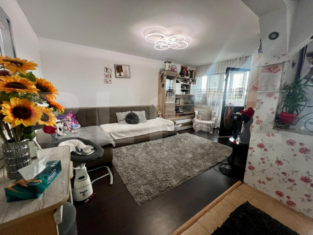 Apartament 4 camere, 100 mp, decomandat, cartier Burdujeni