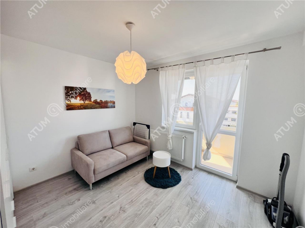 Apartament cu 3 camere balcon si loc parcare zona Arhitectil