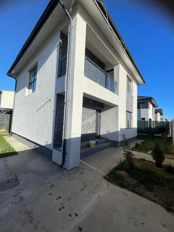 Vilă p+1 | Apă curentă | 200 m de B-dul 1 mai | Incalzire pardoseală