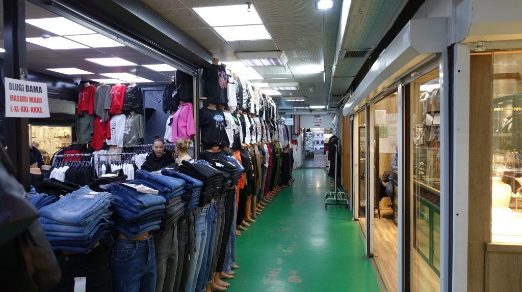 Spatii comerciale de inchiriat in Complex SIR Lujerului