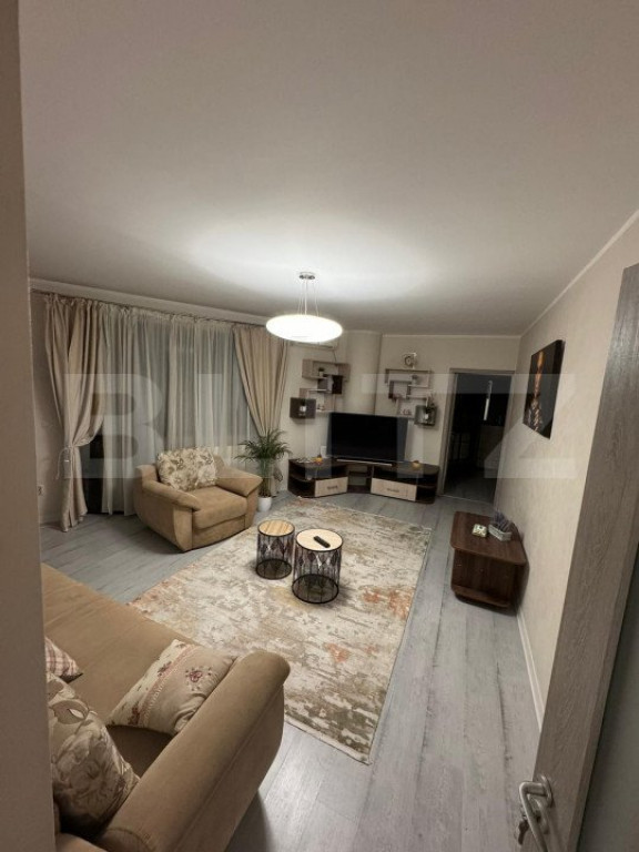 Apartament, 3 camere, cartier 1 Mai, zona Ciuperca