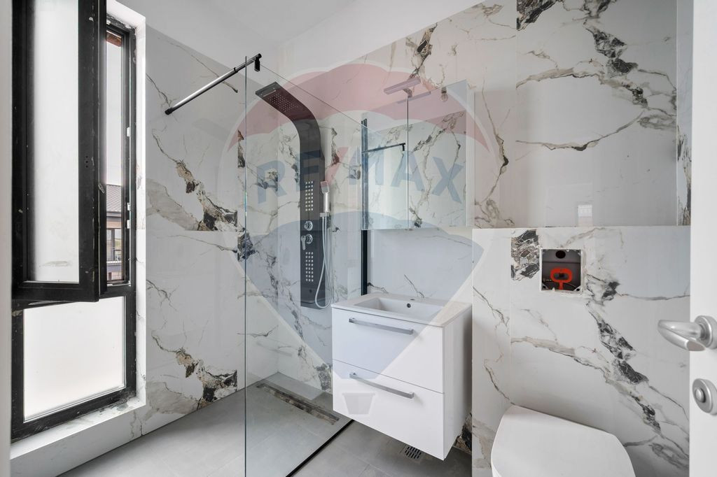 Townhouse 4 camere, piscină încălzită, pompă căldur...