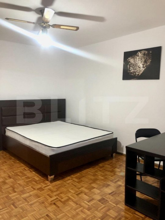 Garsoniera, decomandat, 30 mp, zona strazii Detunata