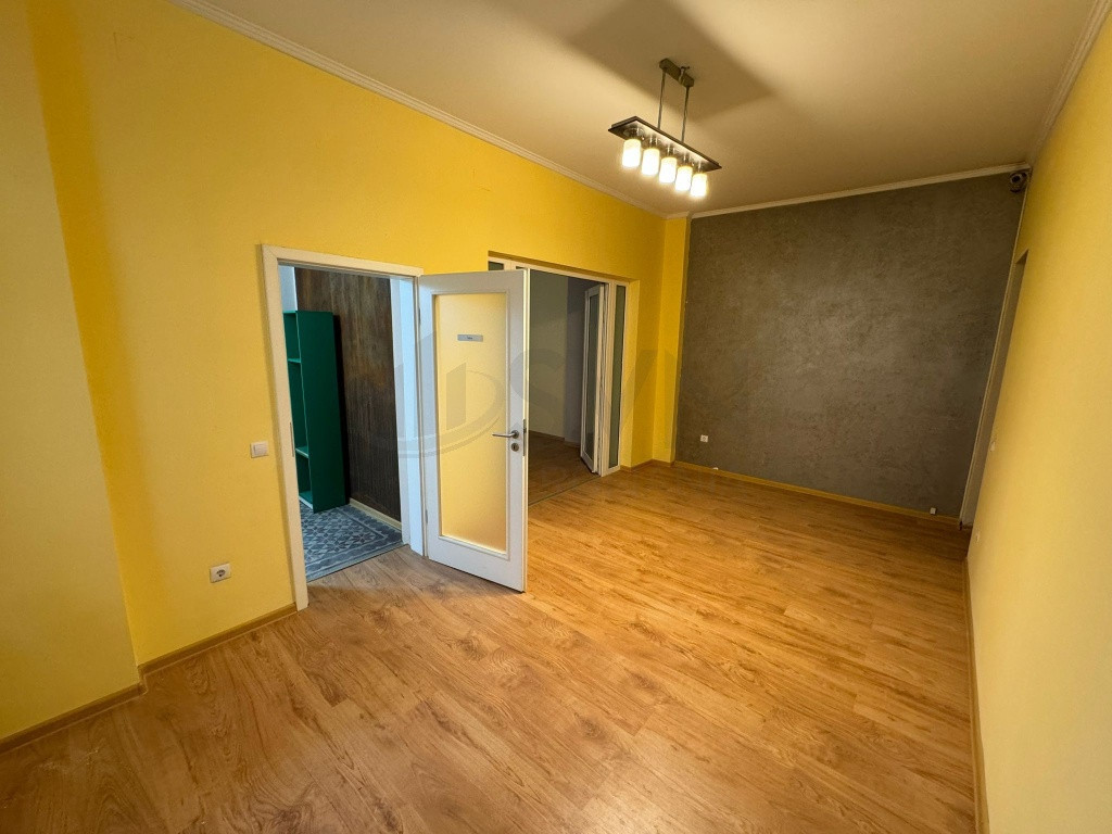 Cismigiu Garden | Office Interbelic Villa - 12 Rooms - 637 L