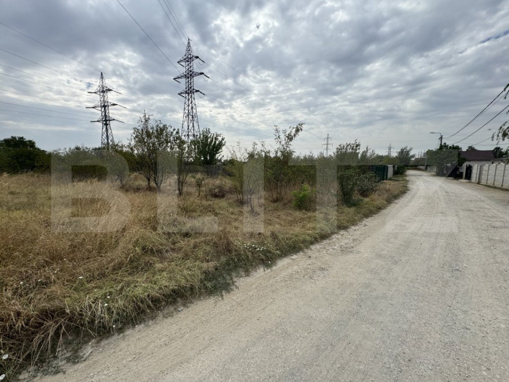 Teren 2981 mp, toate utilitățile la front, zona Bariera V?