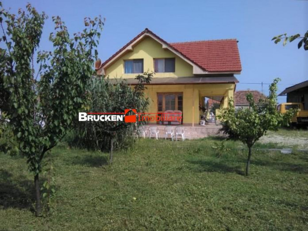 PROPRIETATE GENEROASA CU MANSARDA SI GRADINA IN TARIAN