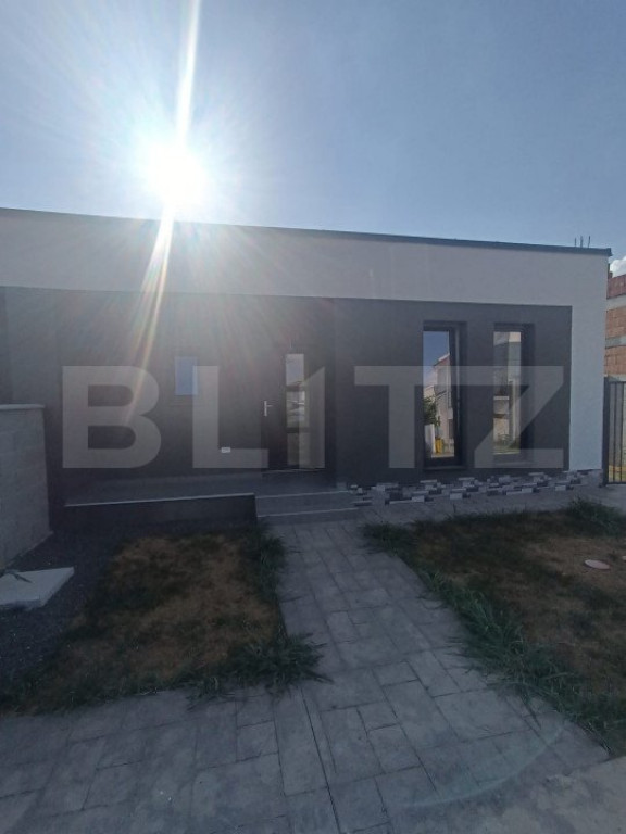 Duplex finisat, pe parter, 80 mp utili, 350 mp teren, Sacala