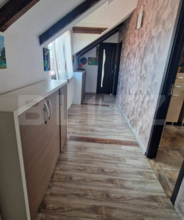 Casa 5 camere, Sacele , panouri solare 6kw, terasa , 835 mp