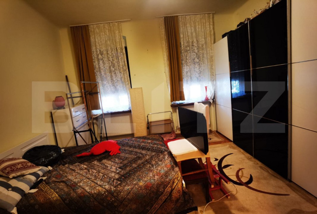 Casa, zona Balcescu-Elisabetin