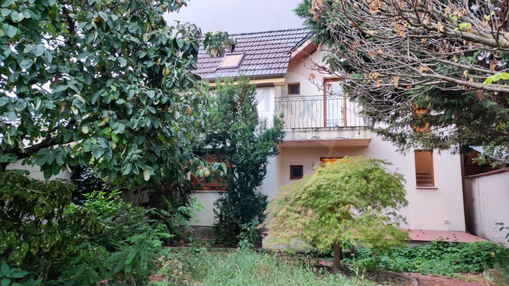 Casă proiect propriu de vanzare 12 km de Oradea, Bors, z...