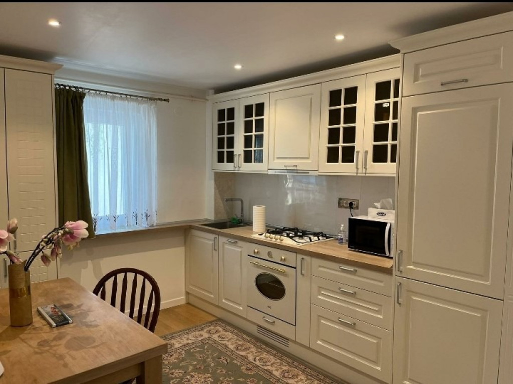 Apartament de lux cu 3 camere semidecomandate- Zona George Enescu