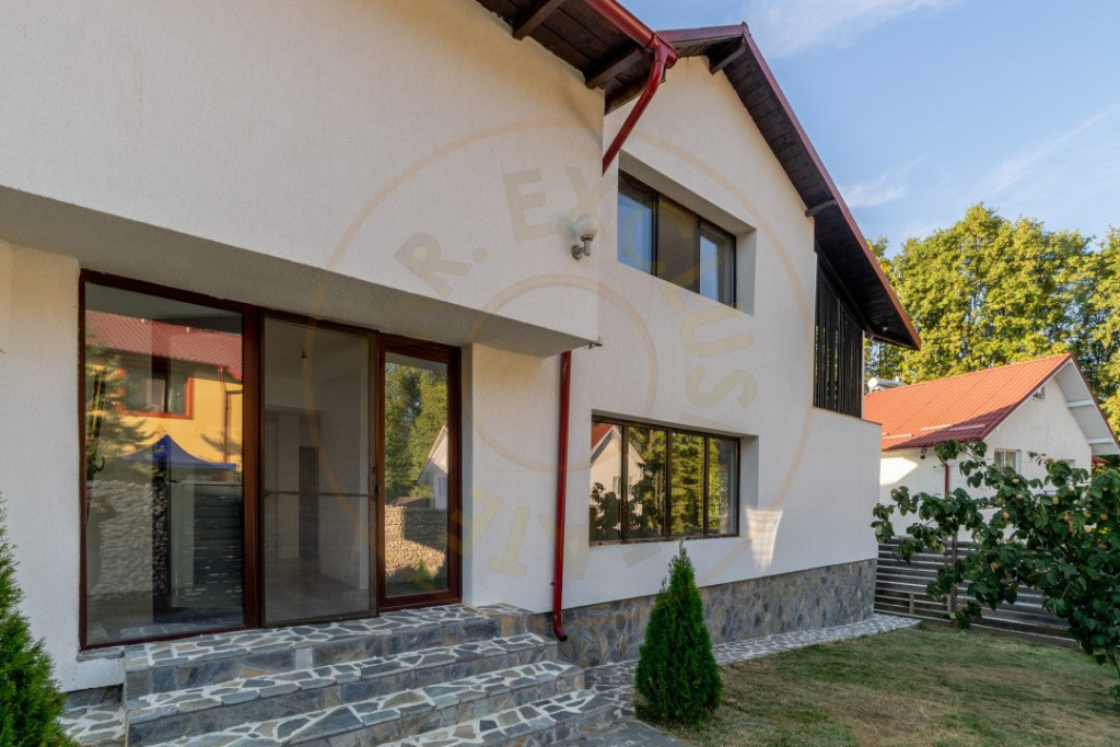 Casă modernă și complet independentă energetic în Cioc?