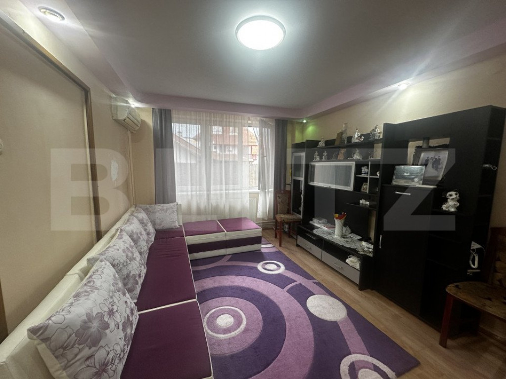 Apartament 3 camere, 70 mp , zona 8 Mai