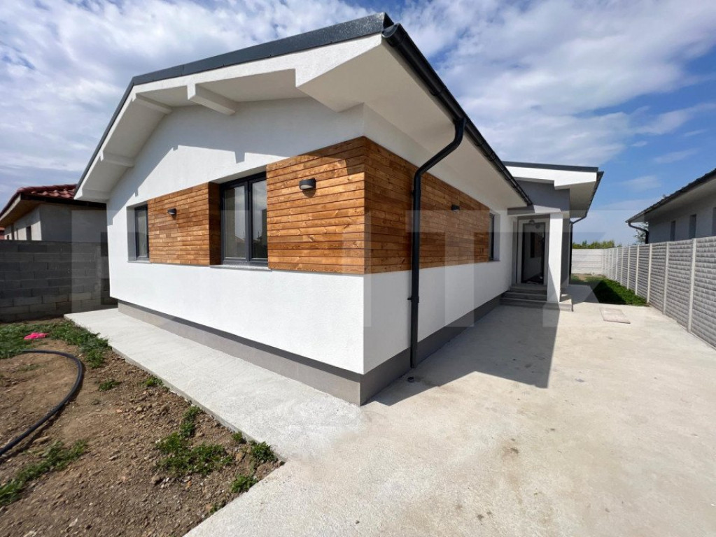 Casă modernă în cartierul Olimp, Mărtinești