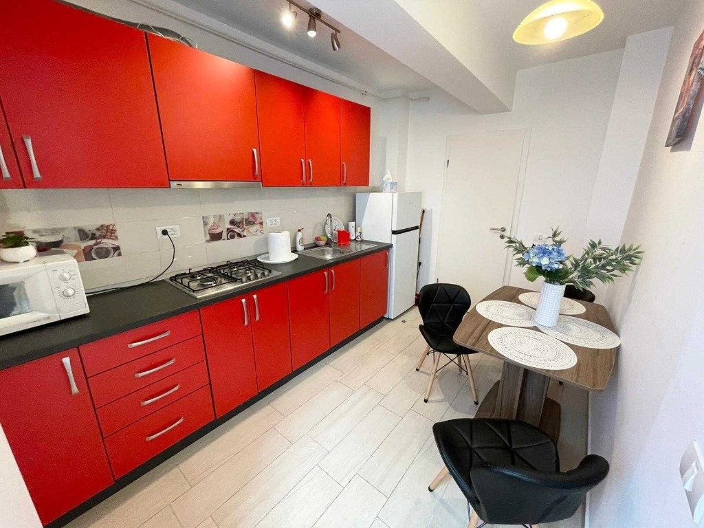 1 camera zona Girocului