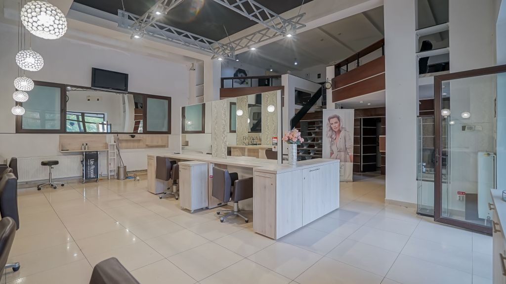 Spatiu comercial ultracentral vizavi de Afi Mall