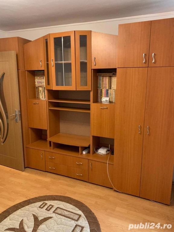 Apartament cu o camera, zona Andrei Muresanu