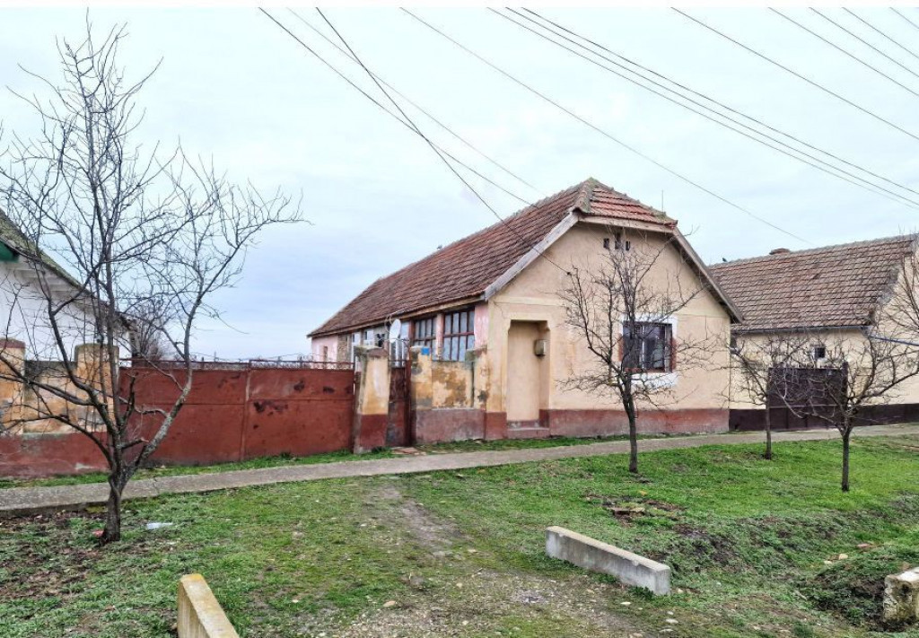 Cota 1/2 casa si teren Pustiniș, jud. Timiș-id R1992745
