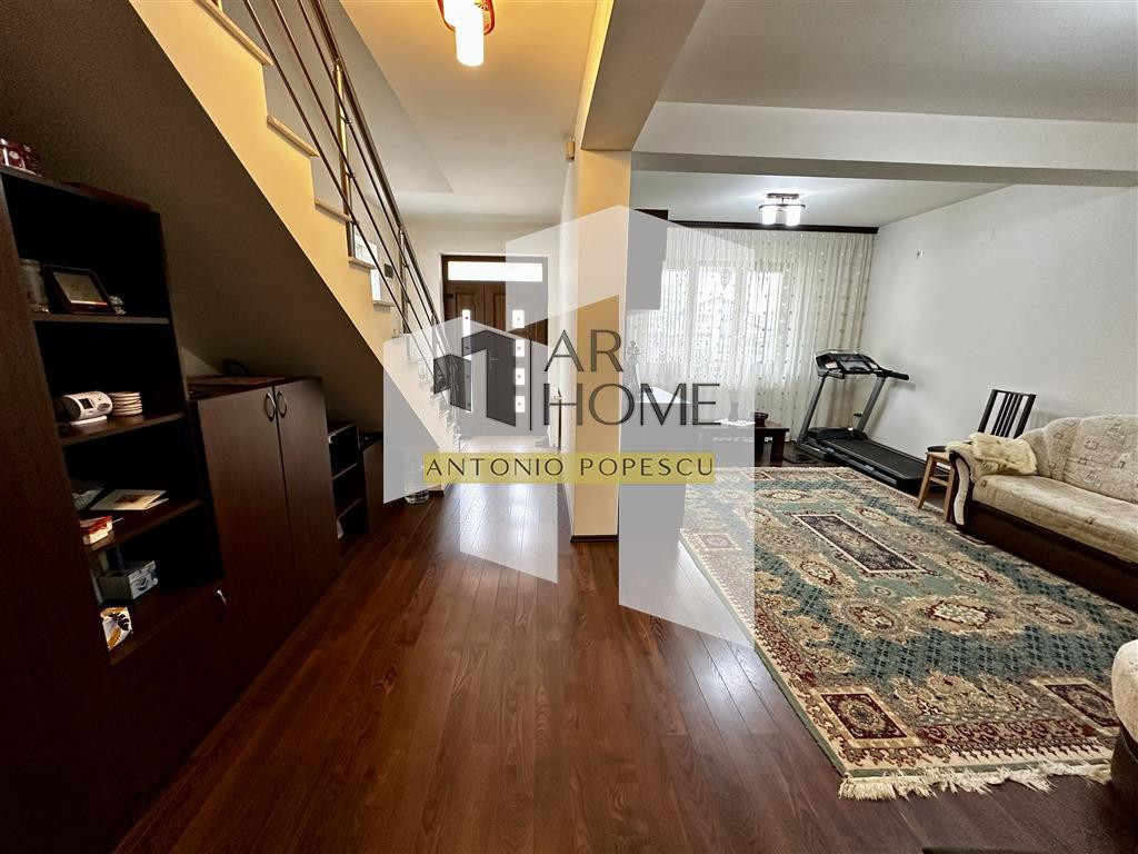 Casa 5 camere, in Ploiesti, zona Albert.