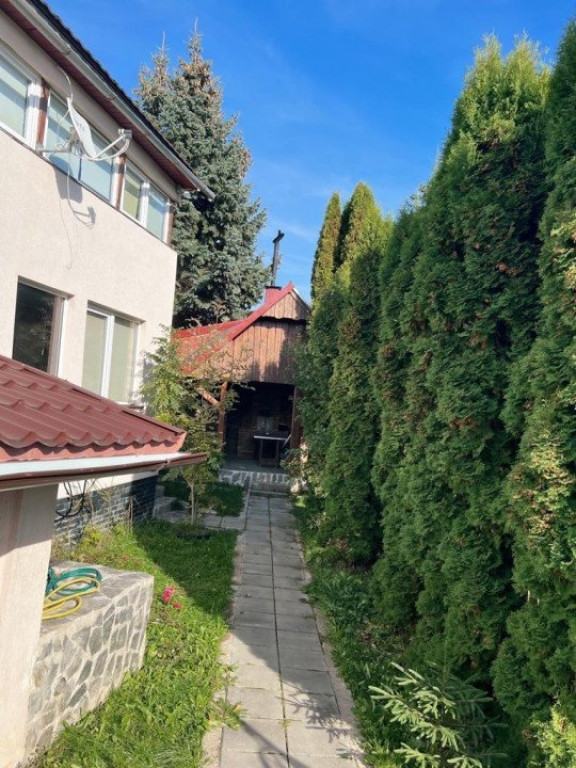 Cabana cu 4 dormitoare, foisor, ciubar, Statiunea Muntele Ba