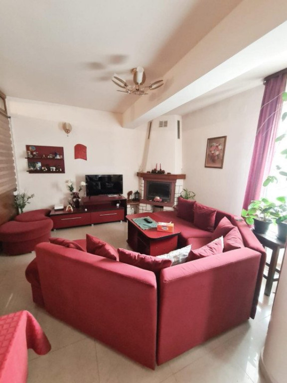 Afacere la cheie! Pensiune de 722 mp, cu 800 mp de teren, Fl