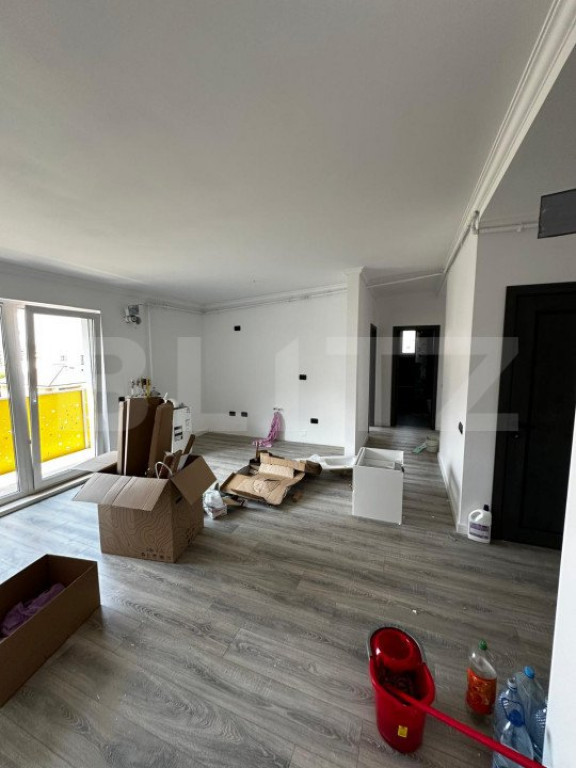 Apartament finisat 3 camere cu CF, 2 bai, garaj, 62 mp , zon