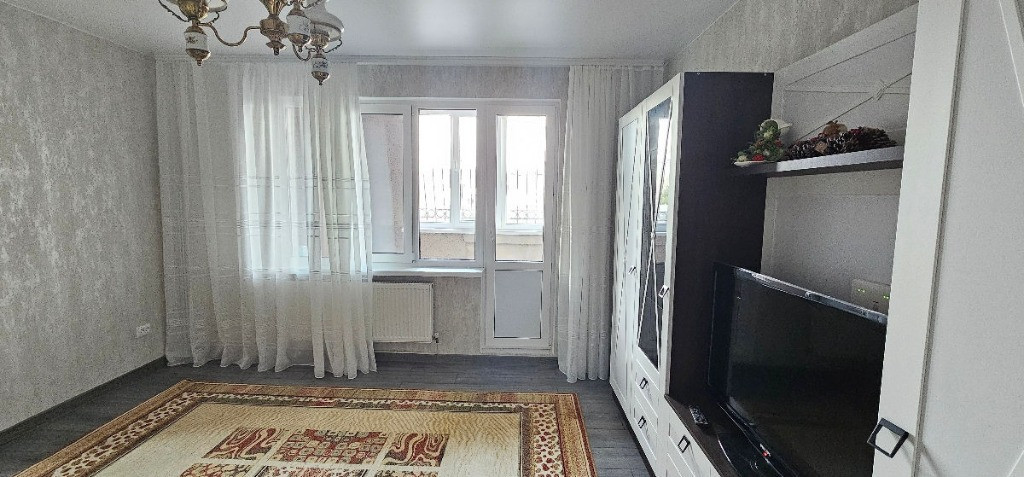 Inchiriez apartament cu 2 camere in zona Plopilor