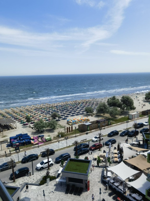Mamaia Nord Alezzi Beach Resort cel verde doua apartamente la cheie