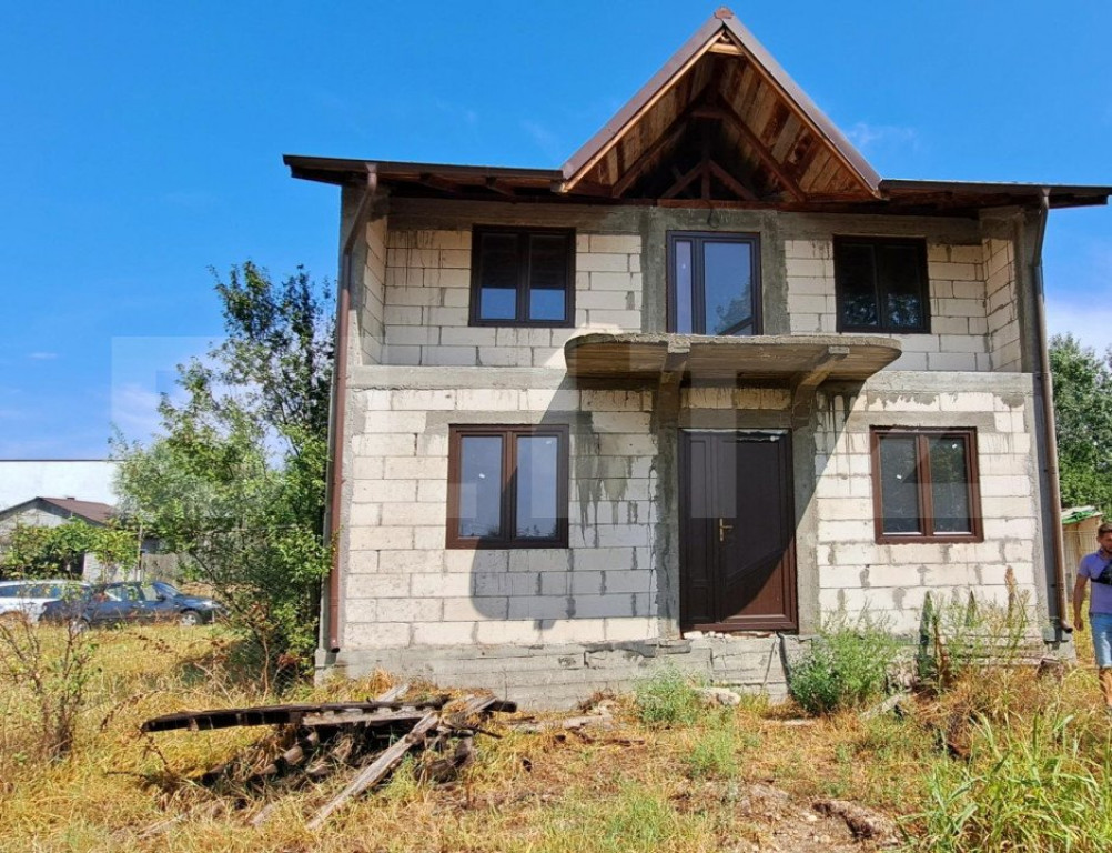 Casa P+E la gri, 140 mp utili si 340 mp teren, Cernele!