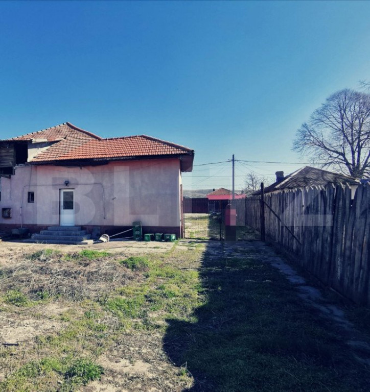 Spatiu 187mp cu 2431 mp teren, stradal, zona Brădesti!