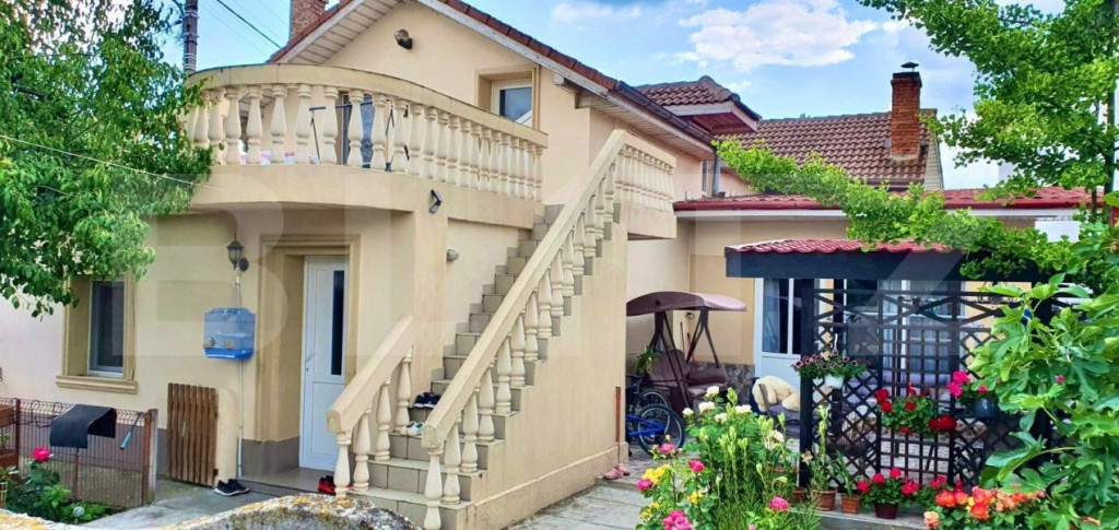 Casa de 260 mp utili, teren de 460 mp, zona Romanesti!