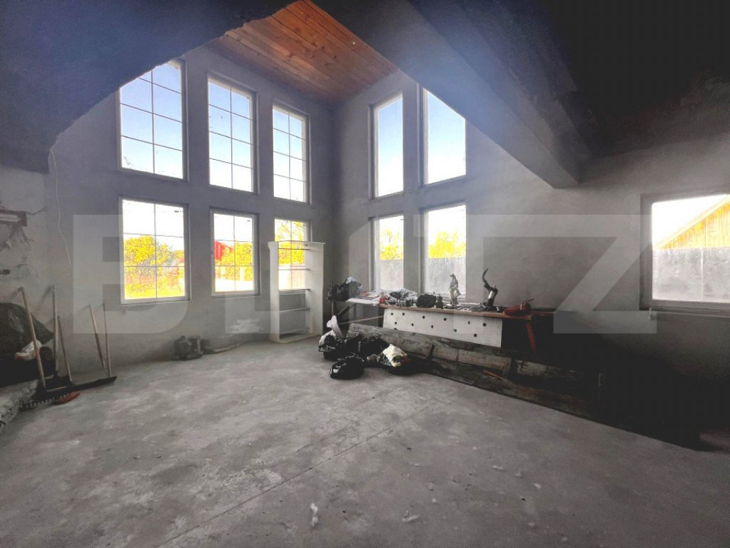 Casa individuala, 8 camere, 3 bai, 256 Su, 730 teren, Jucu H