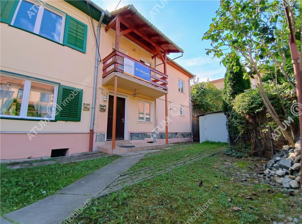 Casa cu 4 camere curte proprie si garaj in Sibiu langa parc