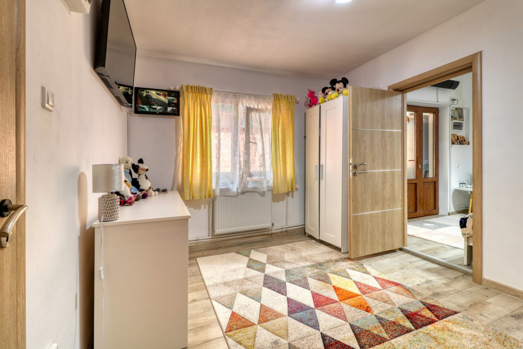 Casa de caramida la CURTE individuala (9min metrou)