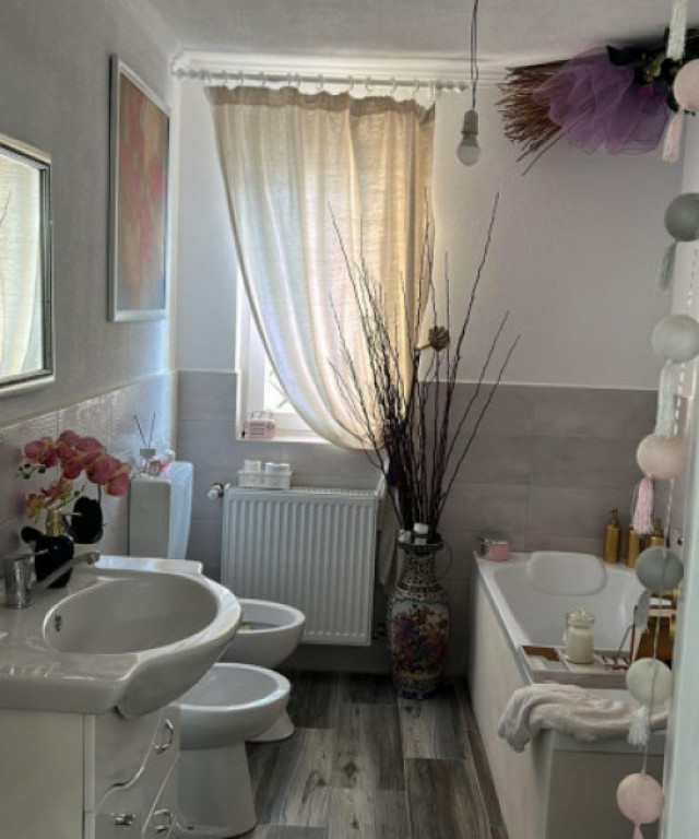 CASA 3 CAMERE CU TEREN SI LIVADA- PARAU JUD BRASOV