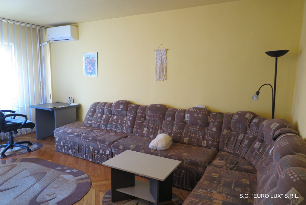 Apartament 2 camere - Zona Maiakowski - cu loc de parcare