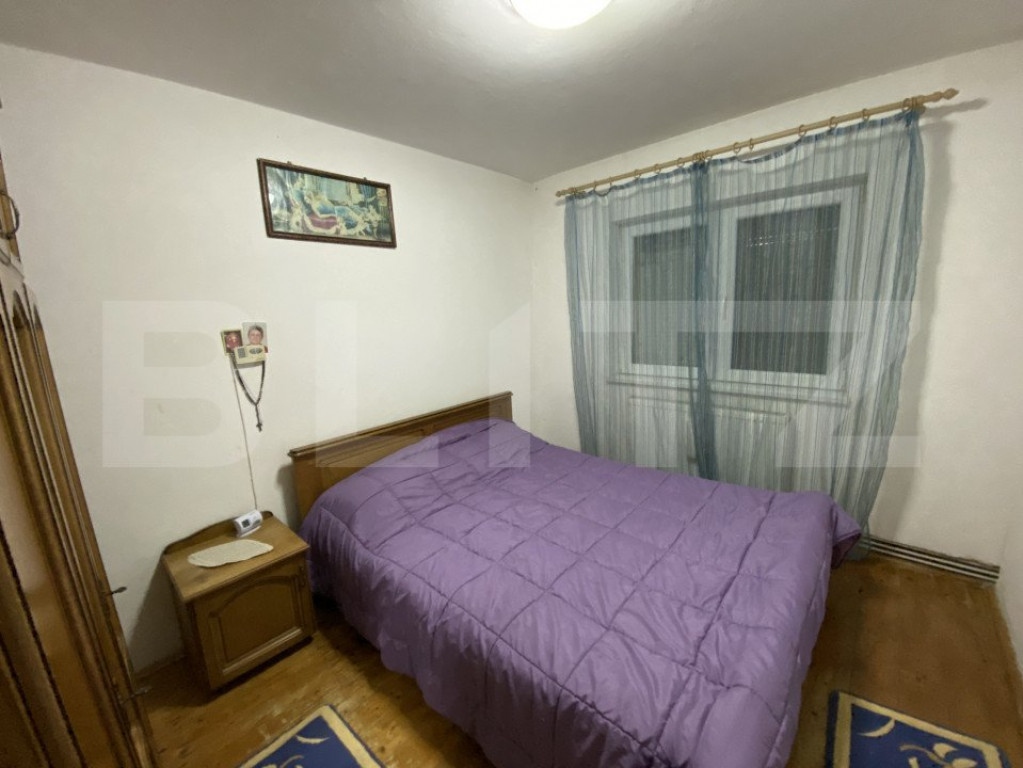 Apartament 4 camere, in suprafata de 74 mp, decomandat, zona
