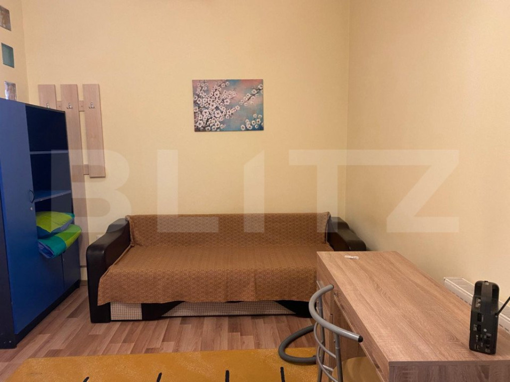 Casa de 35mp, curte, parcare, zona Intre Lacuri