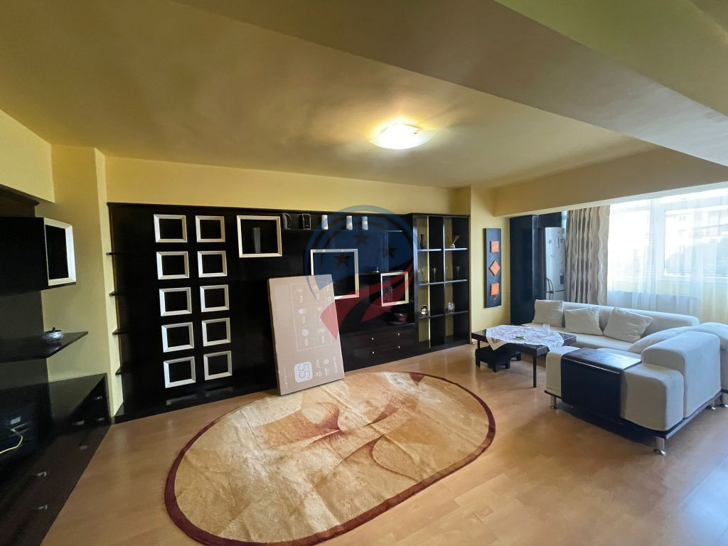 Apartament cu 3 camere zona Ultracentrala, vis-a-vis de U...