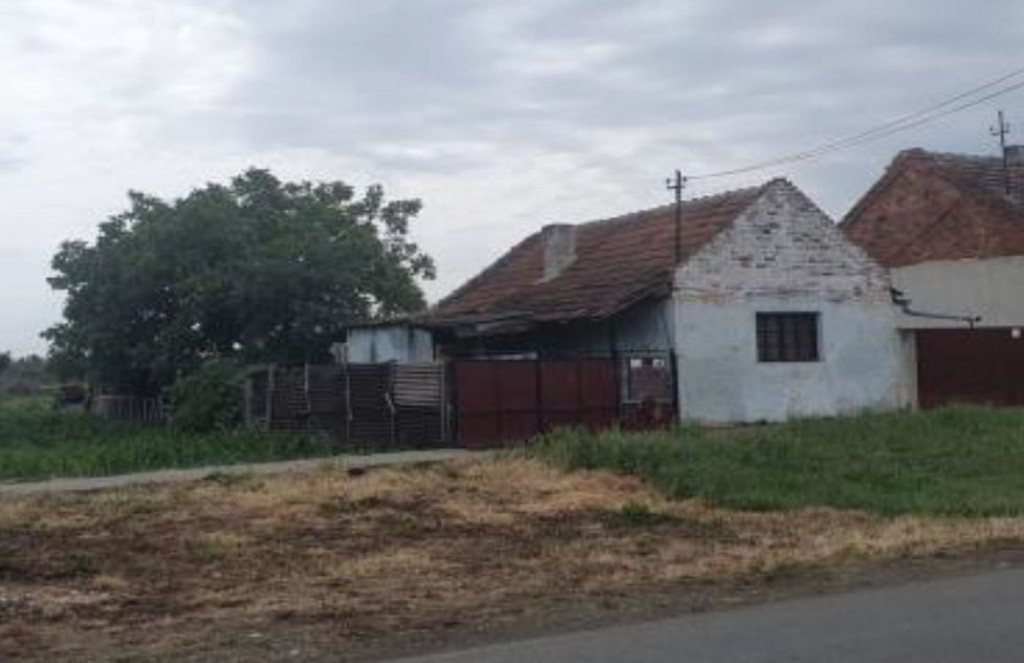 Casa si teren-loc. Curtici, jud. Arad