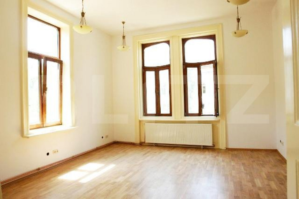 Vila interbelica pentru birouri, 450 mp, zona Piata Cipariu