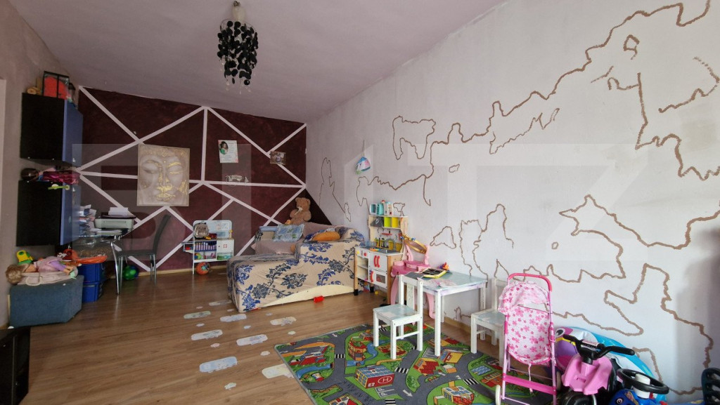 Apartament cu 2 dormitoare, 56.3mp, intermediar, zona Porii