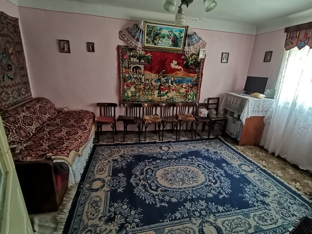 VAND CASA 4 camere ,curte si gradina de 536 mp,sat.Rod