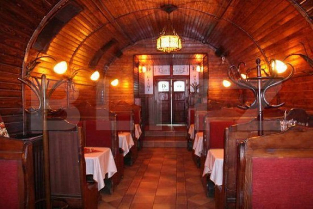 Spațiu Comercial Ultracentral în Piața Libertății