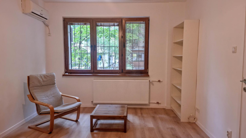 Garsoniera renovata Ion Mihalache, Metrou 1 MAI