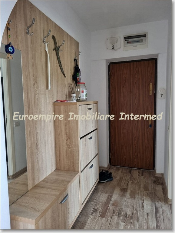 Apartament de inchiriat cu 4 camere decomandat zona Tomis 3 Constanta