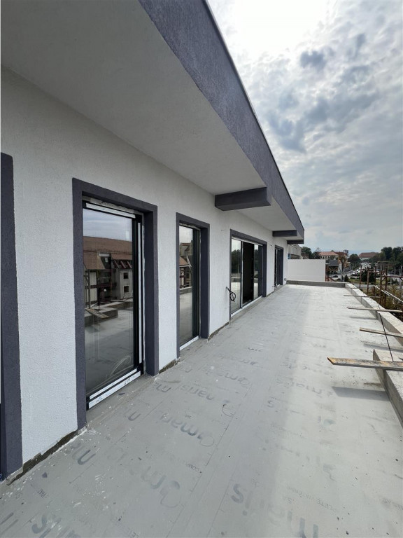 Spatiu birouri de 101 mp utili si 2 terase de 91 mp zona Cen