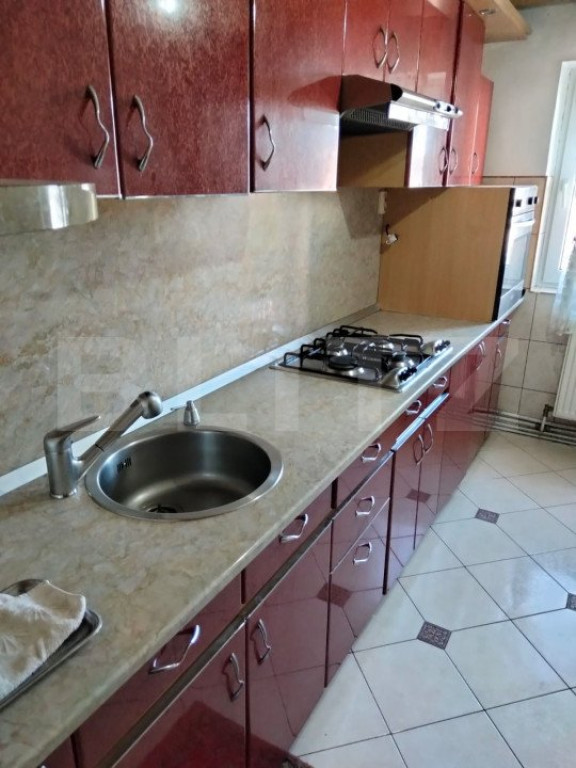 Apartament de inchiriat,3 camere,70mp,etaj 2,zona Stefan cel