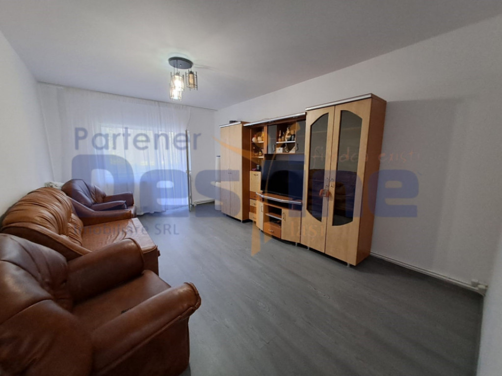 Apartament cu 3 camere, 70 mp, Mircea cel Batran