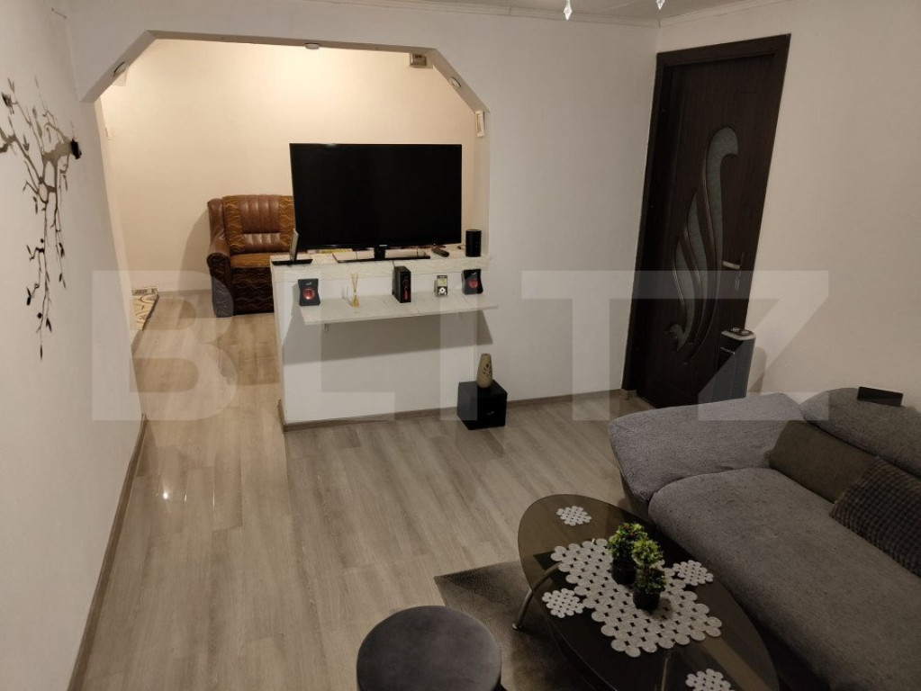 Apartament 4 camere, semidecomandat, Hidrocentralei